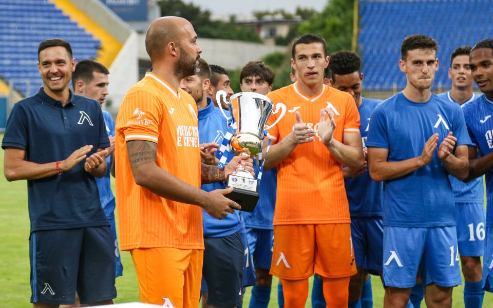 Левски почти сигурно ще се раздели и испанската марка за