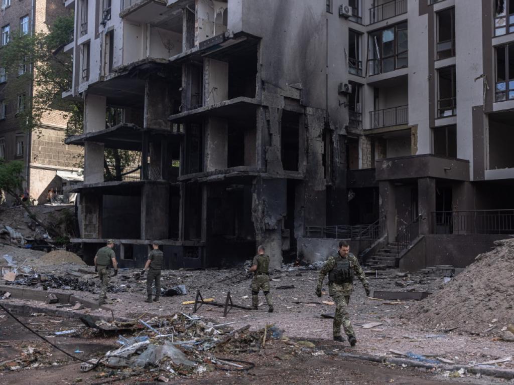Украинската столица Киев стана обект на въздушна атака тази сутрин