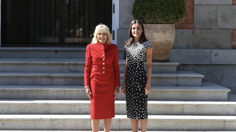  Испанската кралица Летисия посрещна в Мадрид първата дама на Съединени американски щати Джил Байдън 
