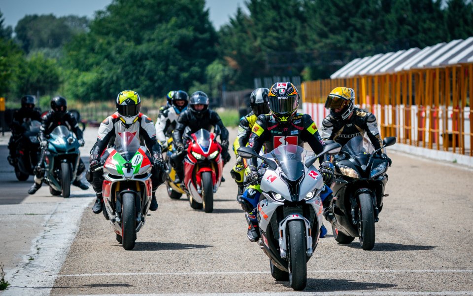 Професионалната писта в Серес отново ще събере любители-мотоциклетисти за обучение