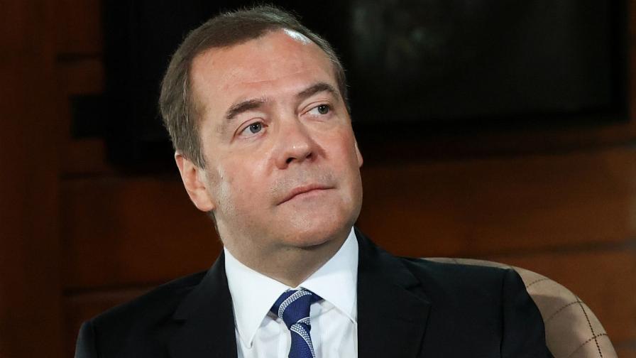 Медведев призова за ликвидирането на Зеленски