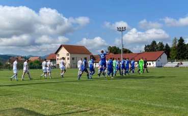 Втородивизионният Марица Пловдив загуби с 0 1 от местния Брине последния