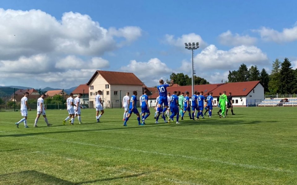 Втородивизионният Марица Пловдив загуби с 0:1 от местния Брине последния