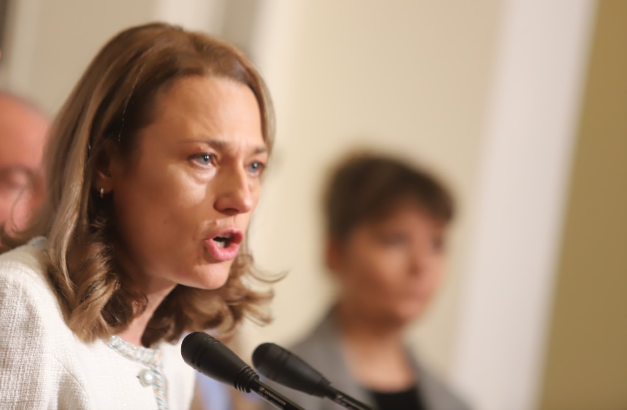 Ива Митева: Борисов има много маски, показва ги ежедневно, държи "торба, пълна с фокуси"