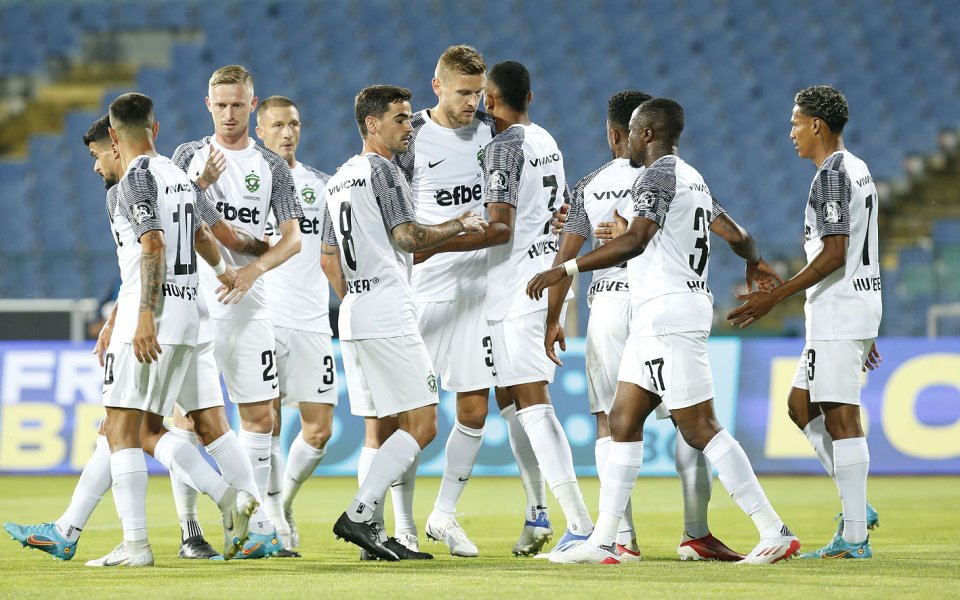 Отборите на Септември София и Лудогорец играят при резултат 0:1
