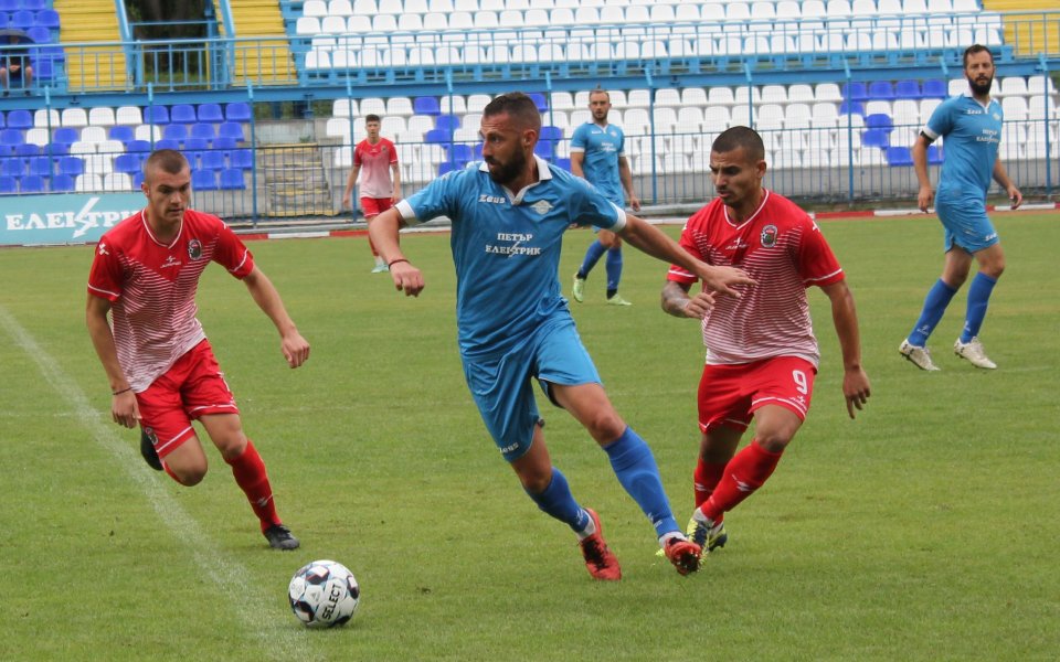 Спортист победи Ботев Ихтиман с 5:0 в последната проверка преди