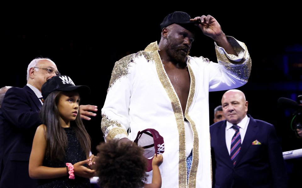 Дерек Чисора ще помага на своя приятел Антъни Джошуа в