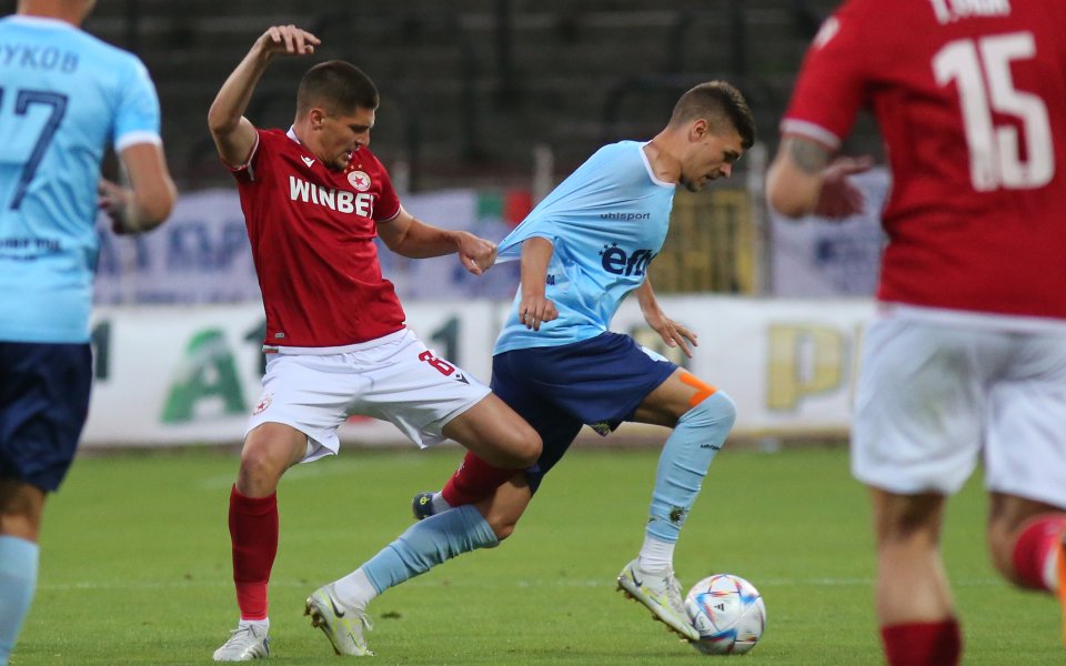 Локомотив Пловдив има сериозен интерес към нападателя на Арда Тонислав