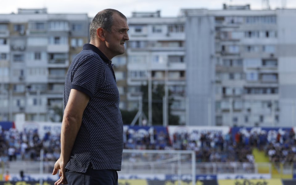 Треньорът на Славия Златомир Загорчич показа добро настроение преди двубоя