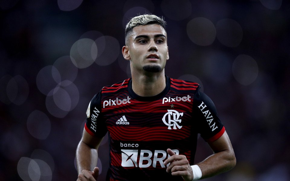 Фулъм подписа с бразилския халф на Манчестър Юнайтед Андреас Перейра