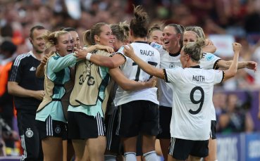 Националният отбор по футбол за жени на Германия победи Испания