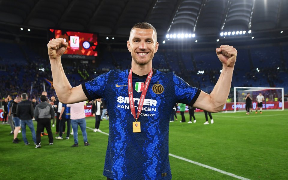 Нападателят на Интер Един Джеко е отхвърлил възможност да се