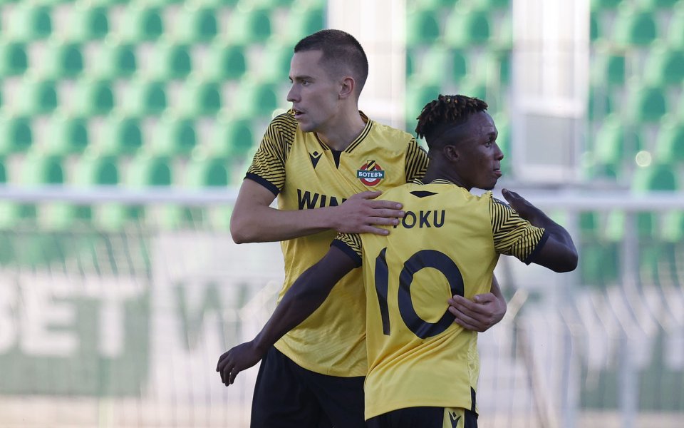 Офанзивният халф Емануел Току говори пред клубната телевизия на Ботев