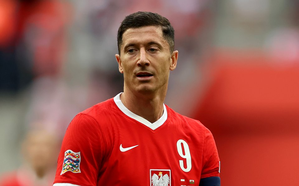 Новата голяма звезда на Барселона Роберт Левандовски вече се присъедини