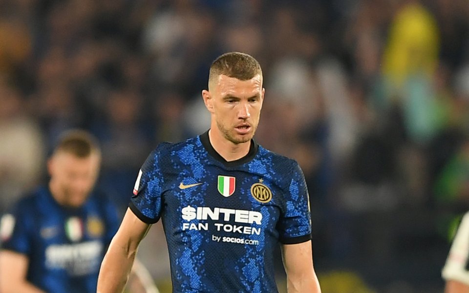 Нападателят на Интер Един Джеко е отхвърлил няколко оферти от
