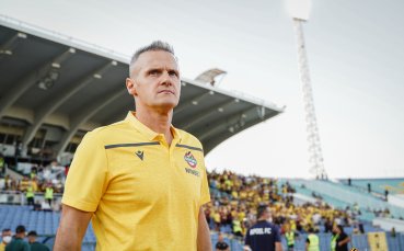 Азрудин Валентич напуска поста старши треньор на Ботев Пловдив съобщиха