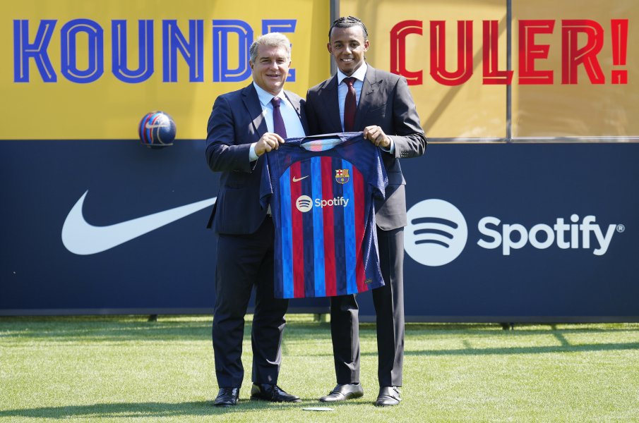 Официално представяне на Жул Кунде като играч на Барселона1