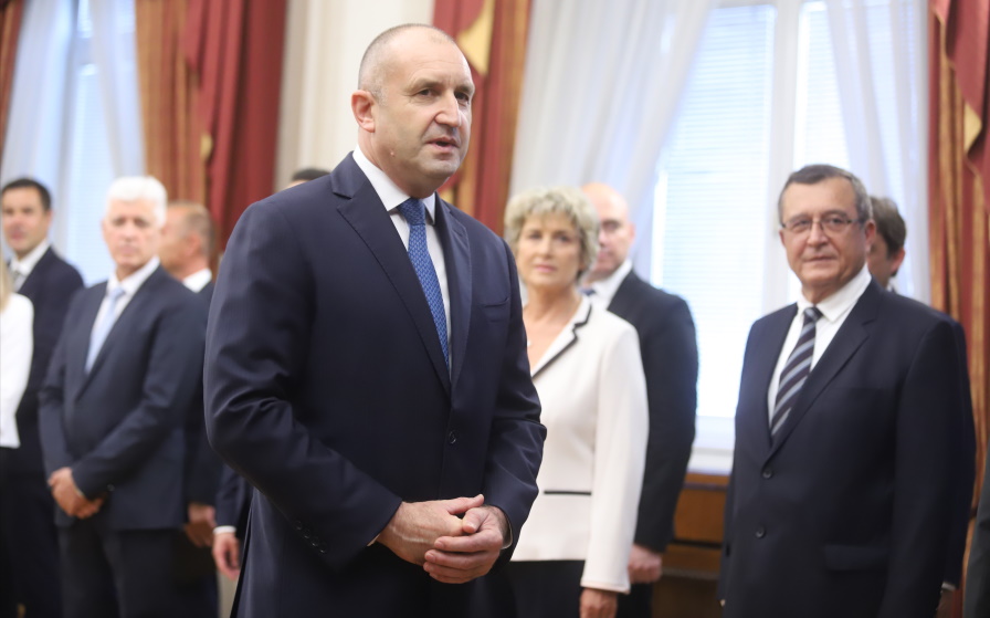 <p>Президентът Румен Радев назначи служебно правителство от днес, 2 август 2022 г.</p>