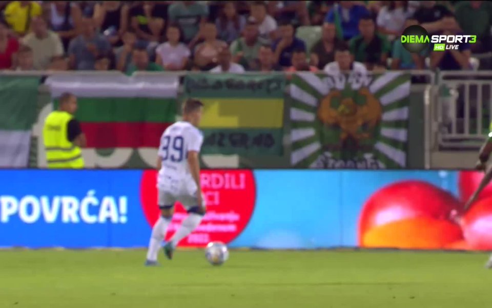 В 9-ата минута Сисиньо беше подминат отляво от Мислав Оршич,