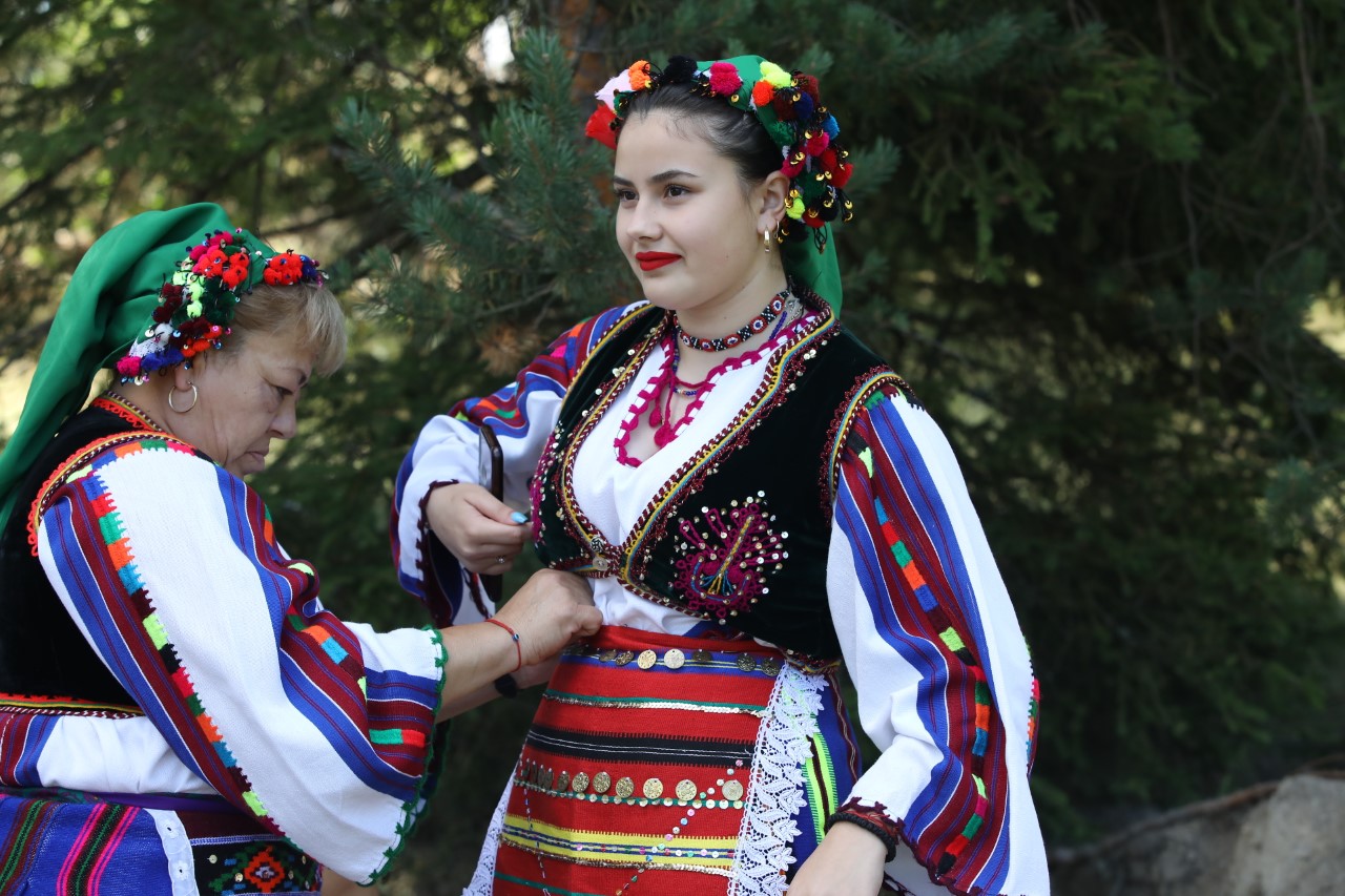 <p>&quot;България пее в Копривщица&quot; е мотото на тазгодишното, 12-о издание на Националния събор на народното творчество Копривщица 2022</p>