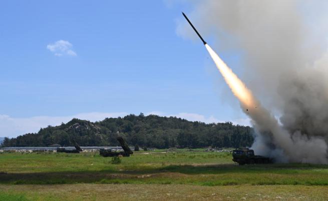 Напрежението ескалира: Тайван изстреля сигнални ракети, за да предупреди Китай