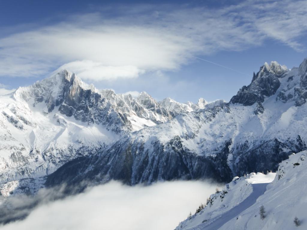 Петима от шестимата ски бегачи изчезнали в швейцарските Алпи през