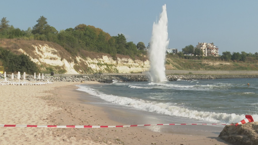Взривиха противопехотната мина, открита на плажа в Царево (ВИДЕО)