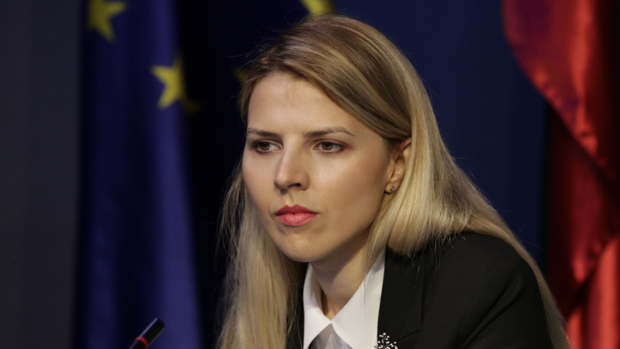 Коя е Велислава Петрова - назначена за заместник-министър на външните работи