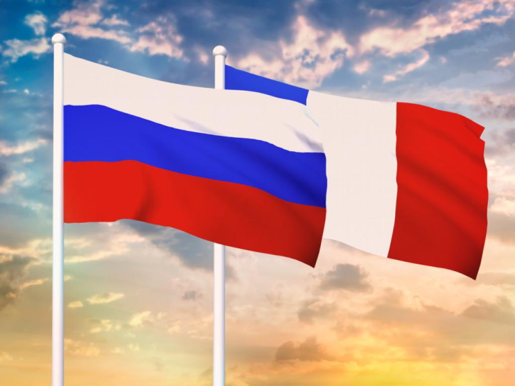 Посолството на Русия във Франция заяви че не се намесва в