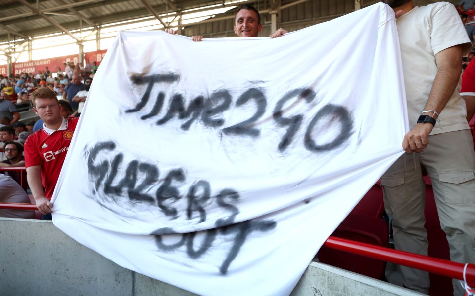 Смятаният за най-богат човек в света, Илън Мъск, обяви в