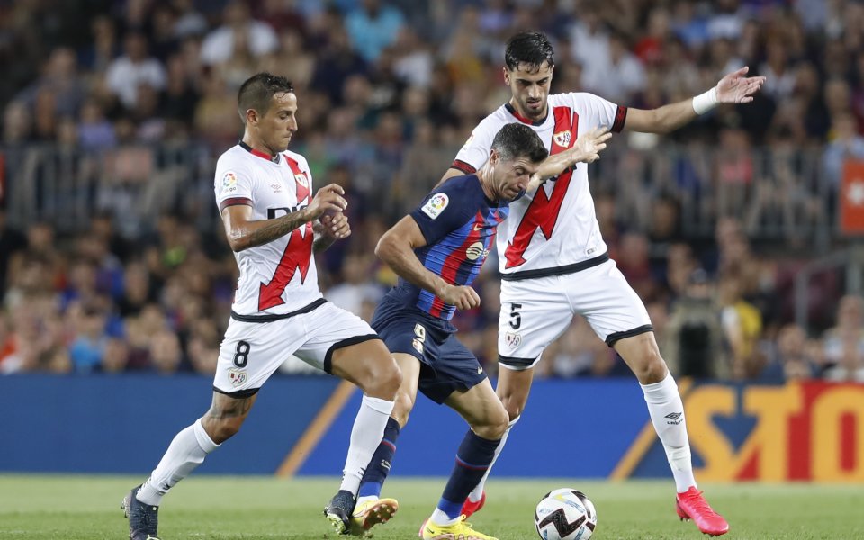 Барселона и Райо Валекано играят при резултат 0:0 на "Камп