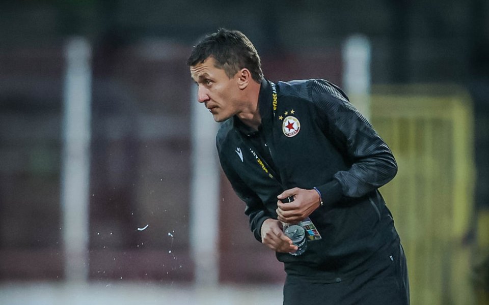 ЦСКА загуби треньора си Саша Илич за мача с ЦСКА