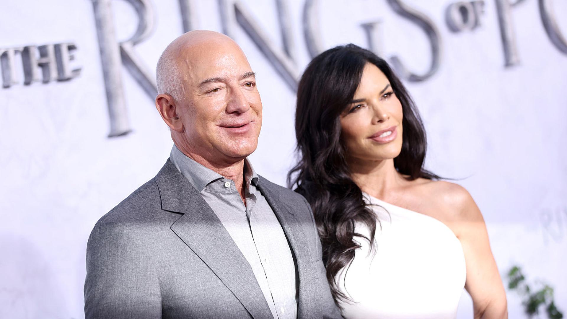 Ширят се слухове че Джеф Безос и Лорън Санчес са