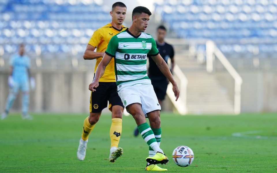 Уулвърхемптън официално привлече португалския халф Матеус Нунеш от Спортинг Лисабон.