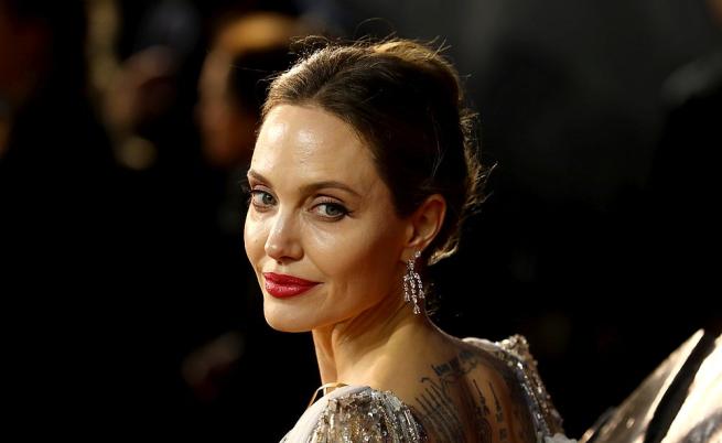 Анджелина Джоли създава модна линия с Chloe