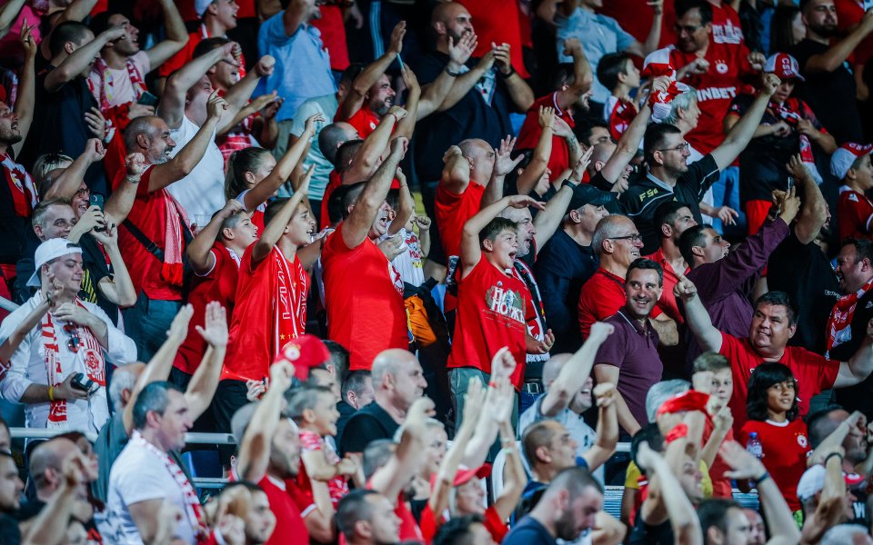 Грозни сцени помрачиха победата на ЦСКА над Базел в плейофа