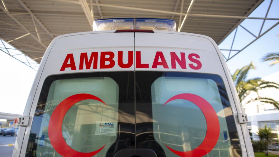 Десетки пострадаха във верижна катастрофа на градски метробуси в Истанбул