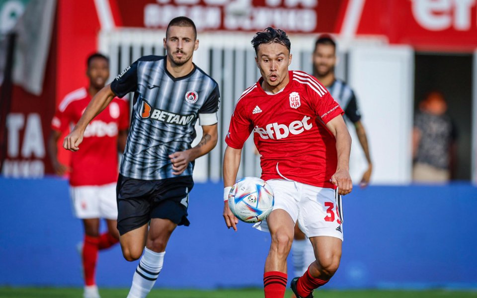 Отборите на ЦСКА 1948 и Локомотив София играят при в