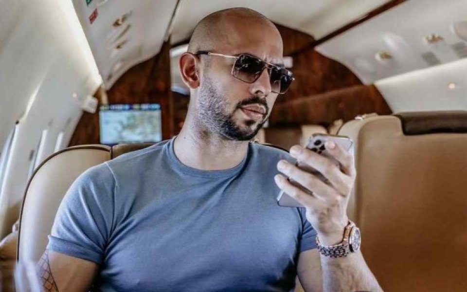 Само дни след като Фейсбук и Инстаграм забраниха на популярния