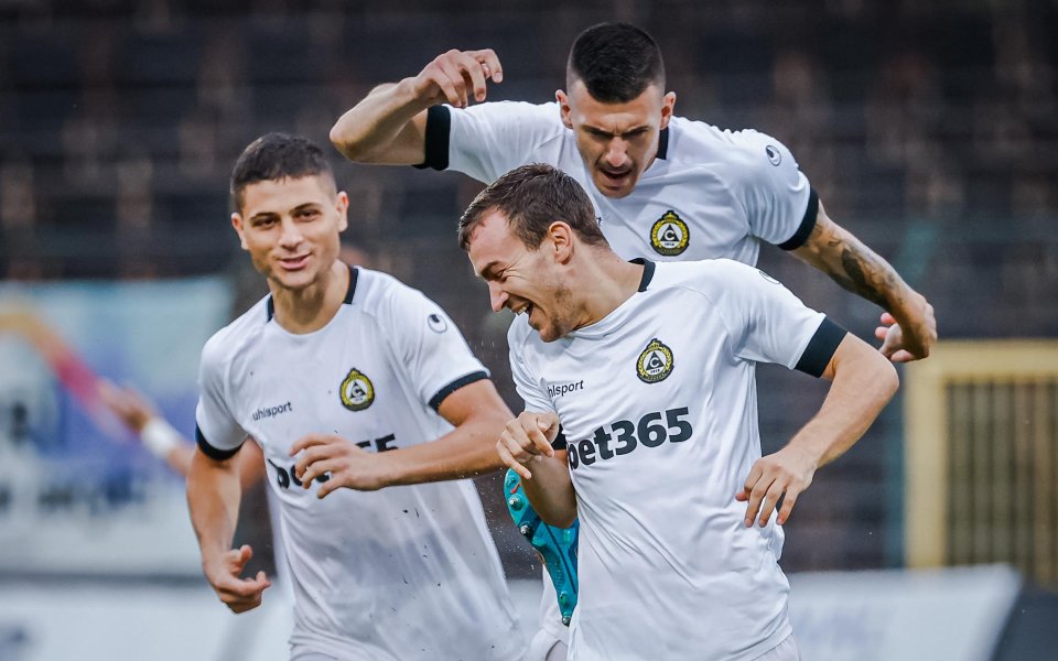 Тони Тасев спечели приза за играч на мача, след като