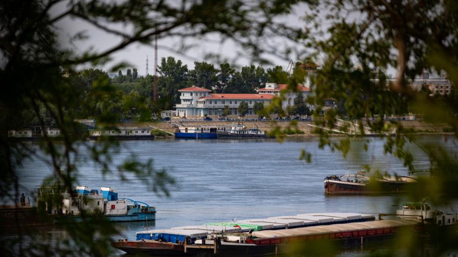 <p>Сантиметър дели Дунав край Русе от абсолютен рекорд за маловодие</p>