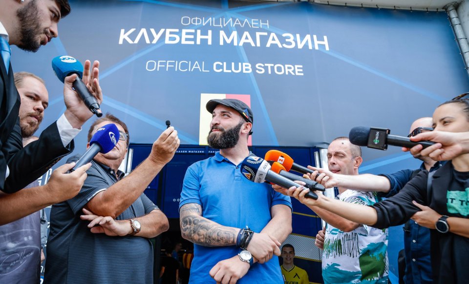 Левски откри новия си клубен магазин1