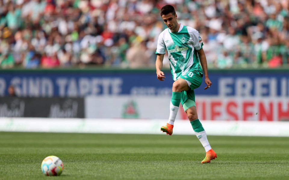 Халфът на Вердер Бремен Илия Груев-младши даде специално интервю за