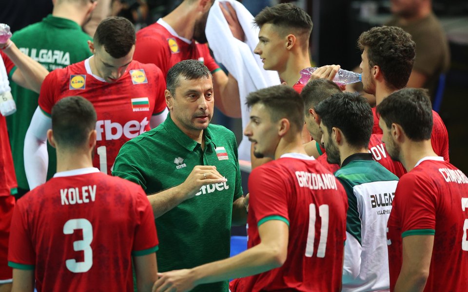 Селекционерът на България Николай Желязков говори след загубата с 0:3 от