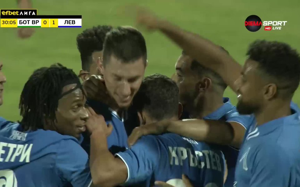 Андриан Краев се възползва от хубаво центриране от ъглов удар