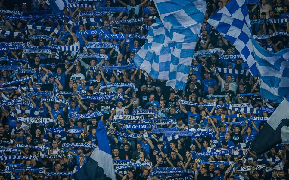 Левски временно преустанови продажбата на билети за мача с ЦСКА