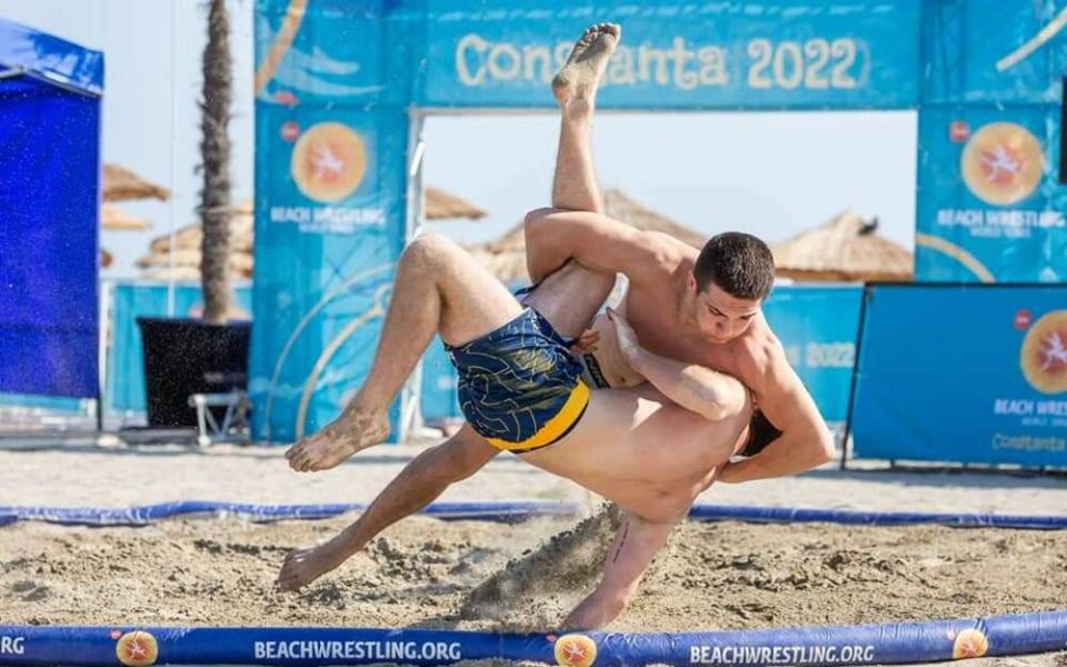 Калоян Атанасов с бронз на световното по плажна борба
