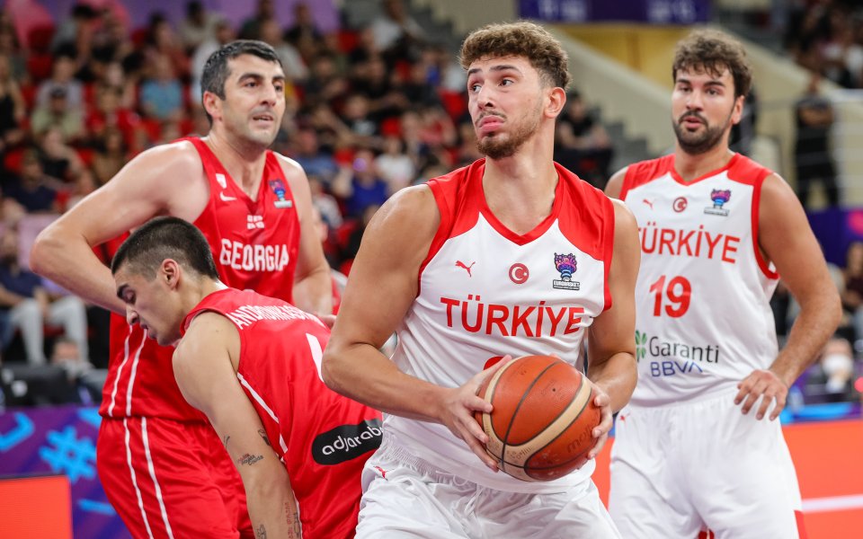 Помощник треньорът на националния тим на Турция по баскетбол Хакан
