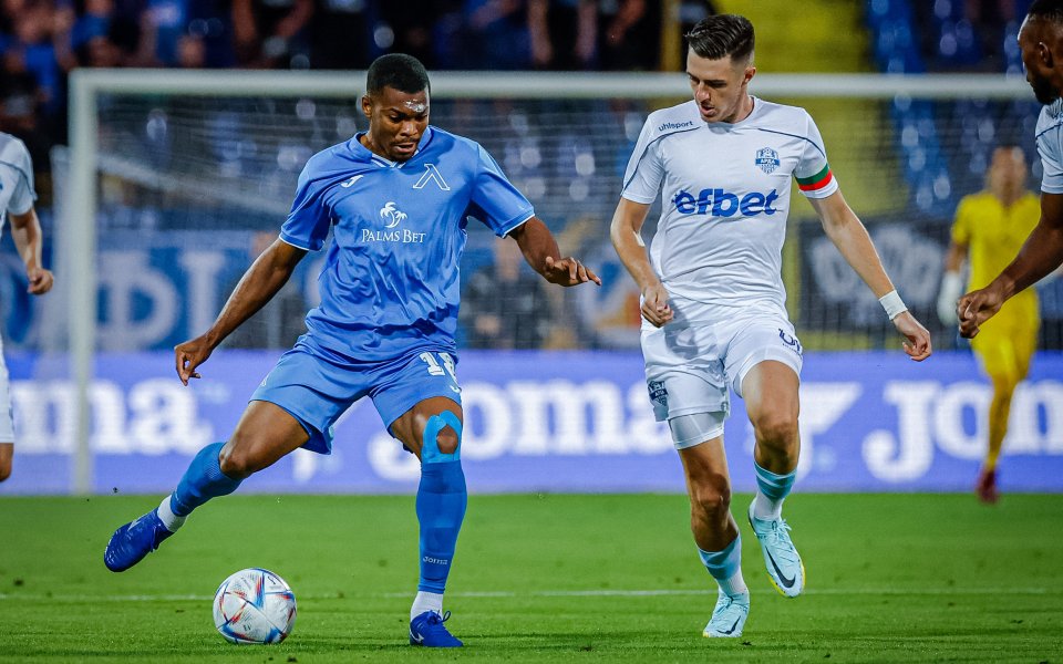 Отборите на Левски и Арда играят при в последния двубой от