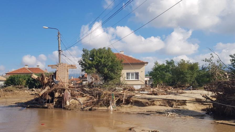 Пеканов: До три седмици ще бъдат възстановени всички улици и мостове в пострадалите от наводненията села
